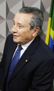 José Reinaldo pode ter problemas no PSDB ou no DEM